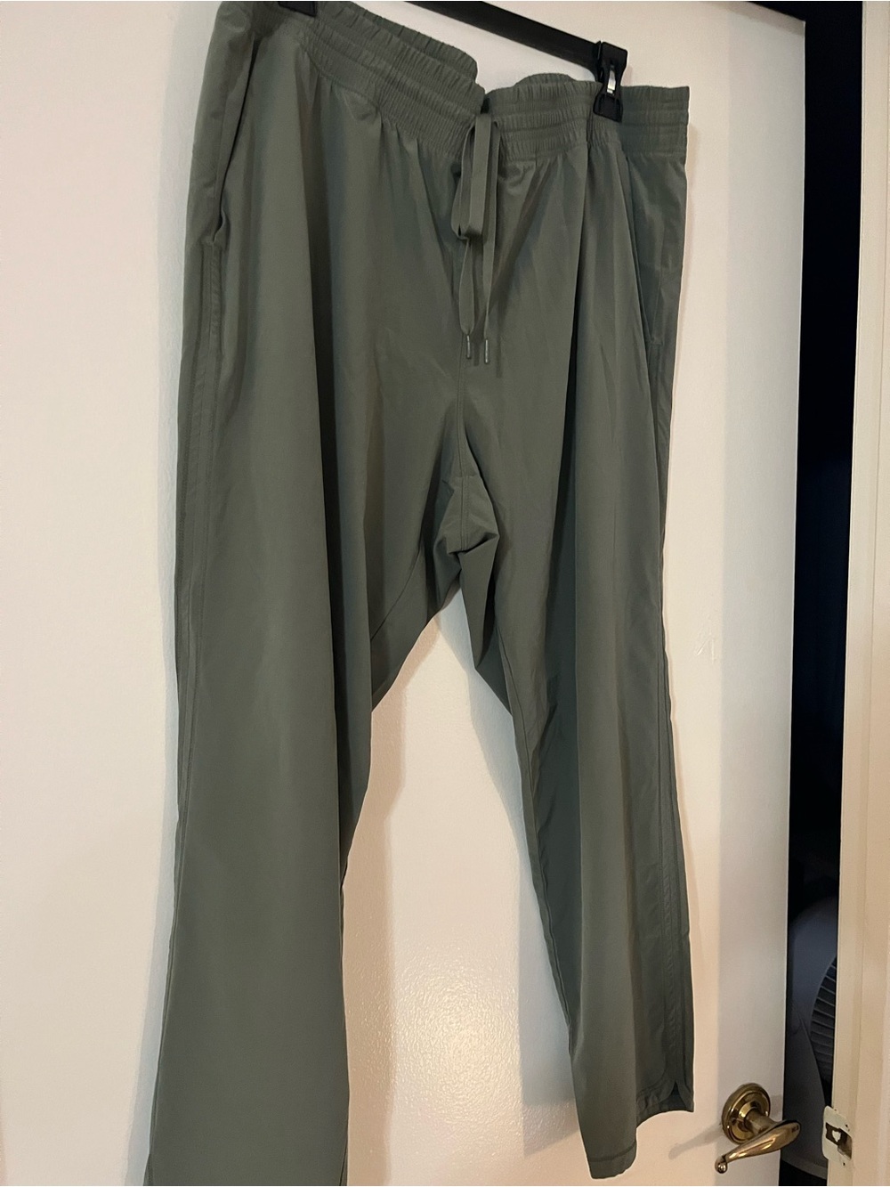 Women’s GAPFit High-Rise Runaround Pants - Khaki Green XL